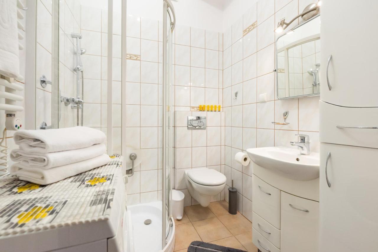 Plac Zbawiciela 3-Bedroom Apartment Warsaw Exterior photo